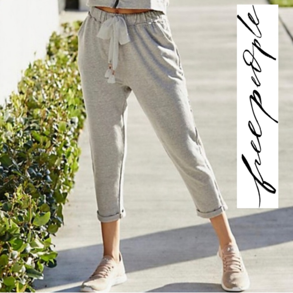 $128 FREE PEOPLE Grey Leggings with Bow